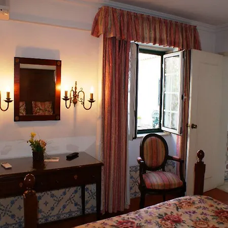 Hotel Quinta De Vale Mourelos 2*